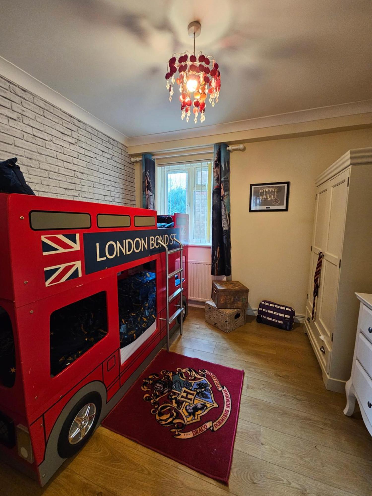 Harry Potter Hogwarts Apartment Watford  Eksteriør billede